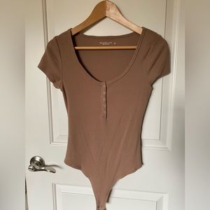 Abercrombie & Fitch | Soft Henley Bodysuit | size small